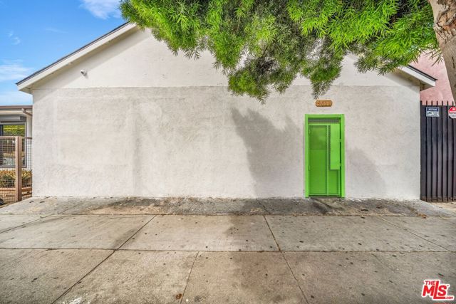 9611 S Vermont Avenue, Los Angeles CA: https://media.crmls.org/mediaz/667a37db-a969-4192-89a8-c738385699ce.jpg