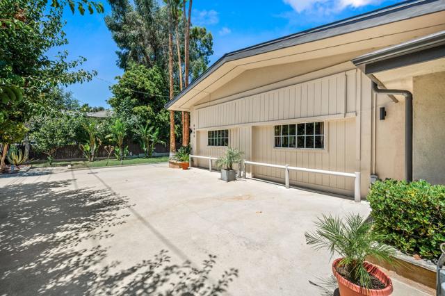 5905 Old Wheeler Road, La Verne CA: https://media.crmls.org/mediaz/667a65e1-6a4b-4126-944d-b75c68f38ae7.jpg