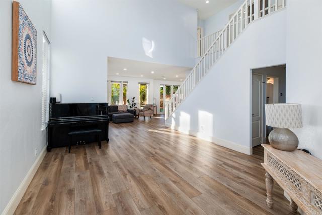 Detail Gallery Image 7 of 44 For 6443 Amethyst Way, Carlsbad,  CA 92011 - 4 Beds | 2/1 Baths