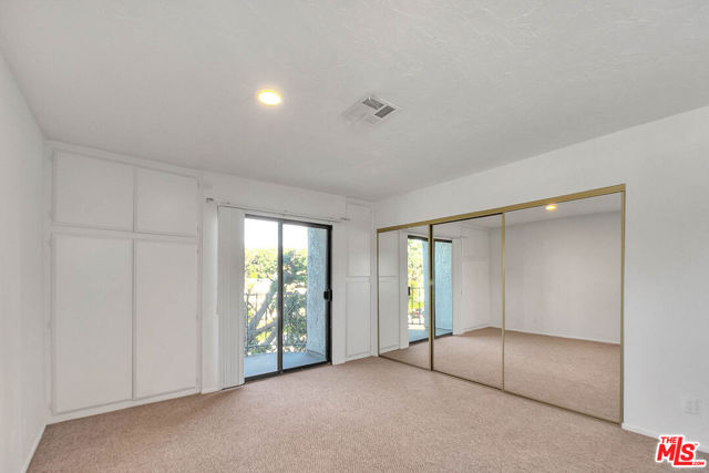 4311 Colfax Avenue, Studio City CA: https://media.crmls.org/mediaz/667be4b1-f92b-4961-8f3a-9b1cf3e71410.jpg