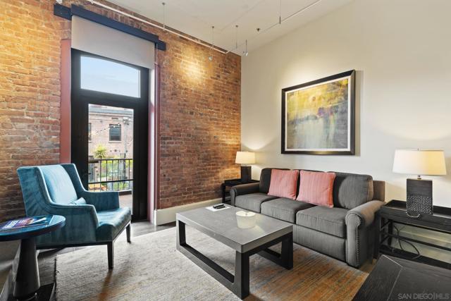 900 N Point St, San Francisco CA: https://media.crmls.org/mediaz/667c39f7-4320-429c-8f75-160a53528de5.jpg