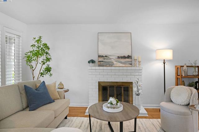 2812 Bollinger Canyon Rd, San Ramon CA: https://media.crmls.org/mediaz/667ca196-e6ab-4716-a21c-d7c5010d3c42.jpg