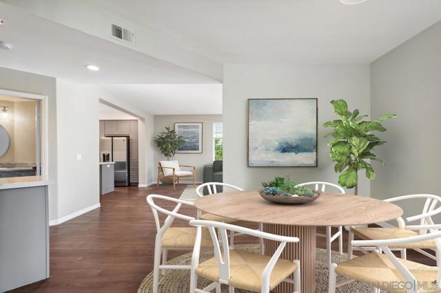 4954 Caminito Vista Lujo, San Diego CA: https://media.crmls.org/mediaz/667d521b-5c30-4241-b24e-ab8023c23629.jpg