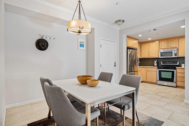 1035 Scotia Terrace, Sunnyvale CA: https://media.crmls.org/mediaz/667d5504-1678-4a62-89d8-8cf81682463d.jpg