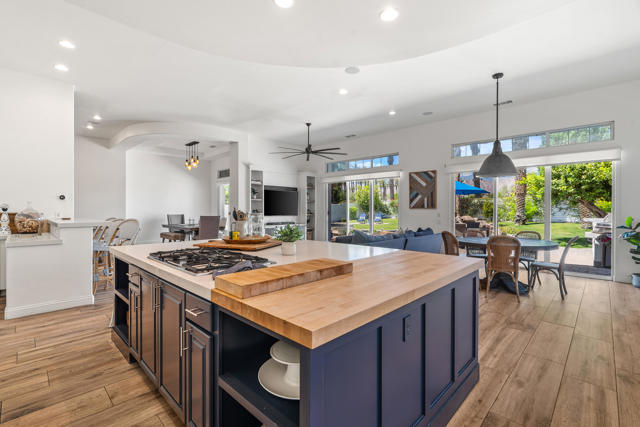 80030 Via Valerosa, La Quinta CA: https://media.crmls.org/mediaz/667d5b22-df96-48e4-994a-55f161b32906.jpg