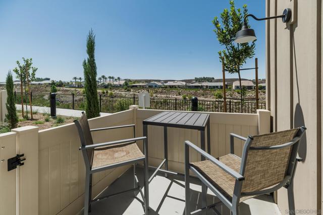 32395 Tannat Dr, Temecula CA: https://media.crmls.org/mediaz/667d8653-7040-423b-9006-418987a72dac.jpg