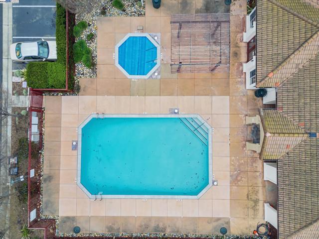 5786 Belleza Dr, Pleasanton CA: https://media.crmls.org/mediaz/667dabf6-6f0f-4bd1-977d-55d2a57b2f85.jpg