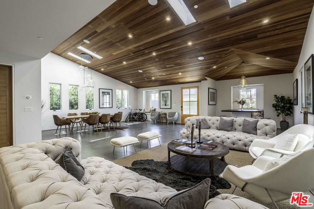 736 E Sunset Avenue, Venice, CA 90291