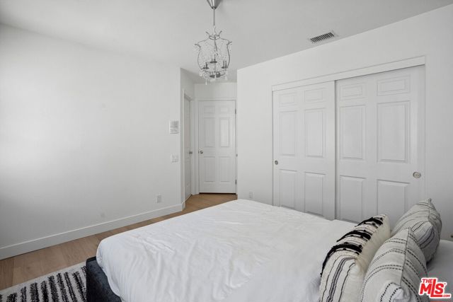 314 22nd Street, Santa Monica CA: https://media.crmls.org/mediaz/667eb1b1-2379-428e-8198-5bdc1565be2f.jpg