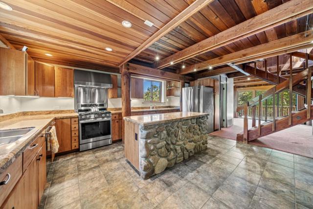 18 Camino De Travesia, Carmel Valley CA: https://media.crmls.org/mediaz/667f9fa9-9070-40c0-afa7-cfbc361fd832.jpg