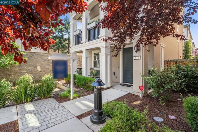 510 Ashton Way, Pleasant Hill CA: https://media.crmls.org/mediaz/668091ea-97e4-4a30-8268-145efe21900f.jpg