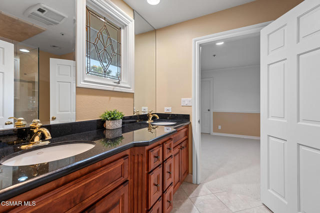 5320 Long Shadow Court, Westlake Village CA: https://media.crmls.org/mediaz/6680d9e7-f73d-44a4-8991-78ed3813c2d2.jpg