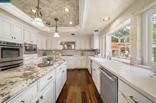 Image 21 of 60 For 812 Beaver Creek Ct