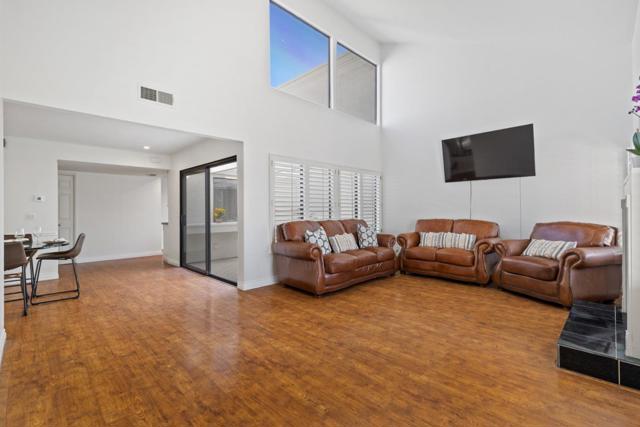 15 Morena, Irvine CA: https://media.crmls.org/mediaz/6680f5a0-bea0-45ab-8559-b2112fe670d2.jpg