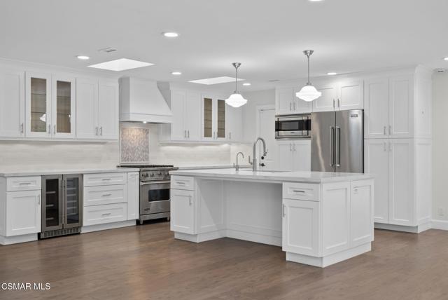 919 Aleeda Lane, Santa Barbara CA: https://media.crmls.org/mediaz/6681f95e-5605-4fd2-953c-f5c0a9a7b20a.jpg