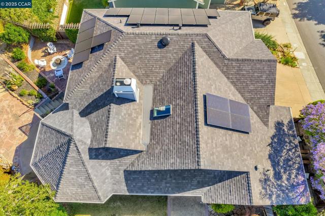 300 Saint Augustine Ct, Benicia CA: https://media.crmls.org/mediaz/6682d5df-1c41-48db-a91b-e1f94ab4faa5.jpg