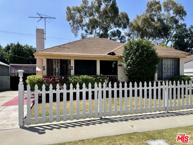 8934 Kramerwood Place, Los Angeles, California 90034, 4 Bedrooms Bedrooms, ,2 BathroomsBathrooms,Single Family Residence,For Sale,Kramerwood,24410097