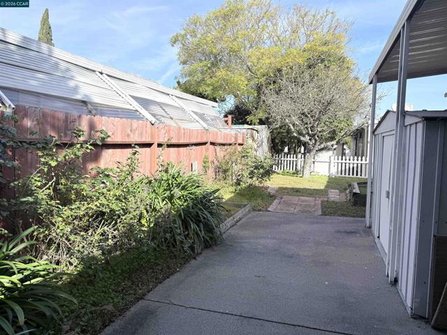 244 American Canyon Rd, American Canyon CA: https://media.crmls.org/mediaz/66836da0-f380-47d6-a196-cdb1701cca92.jpg