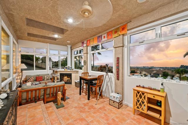 7215 Daffodil Pl, Carlsbad CA: https://media.crmls.org/mediaz/6683c809-9bb0-4421-9b26-b61a7e061466.jpg