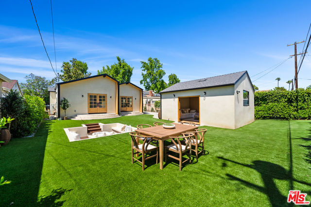 14742 Weddington Street, Sherman Oaks CA: https://media.crmls.org/mediaz/66842469-4e99-4ce0-a0c4-a43117ad17a1.jpg