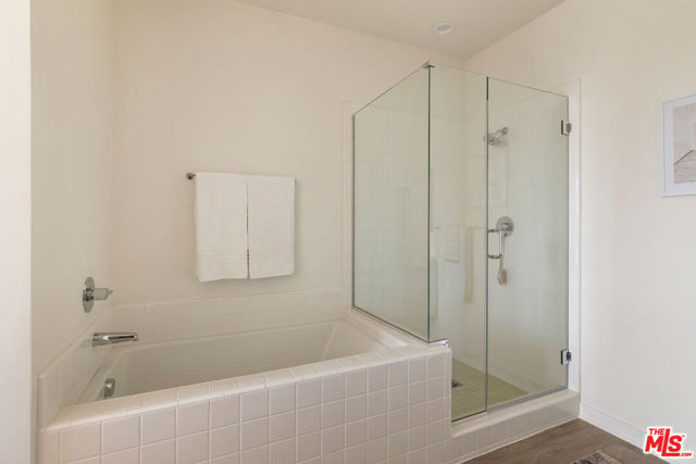 3931 Eagle Rock Boulevard, 36 photo 17