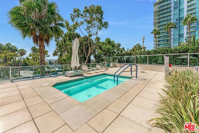 Image 30 of 38 For 13600 Marina Pointe Drive 605