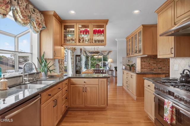 332 Carol Drive, Ventura CA: https://media.crmls.org/mediaz/6684633d-1342-4da8-936f-c24761dda9ba.jpg