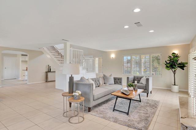 Image 16 of 49 For 2340 Mount Elena Way
