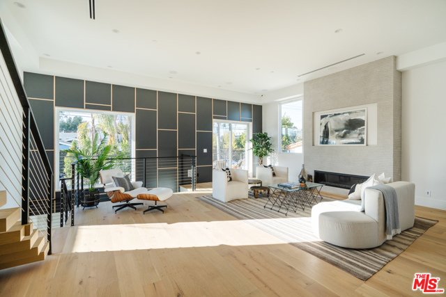 656 California Avenue Venice, California BRAND NEW CONSTRUCTION! Come home to your dream Venice retreat, newly built and designed by famed architect Robert Thibodeau. Live just blocks from the beach and iconic Abbot Kinney Blvd with top shops, restaurants and entertainment. This sleek and luxurious home boasts a sprawling loft, an incredible roof deck with 360 degree views and a separate floor perfect for office space or remote learning. The spacious master suite is a serene oasis with generous walk-in closet and spa-like bath. Features include French Oak floors, beautiful wood trimmed great room, well-appointed guest suites, modern gourmet chefs kitchen, Carrara marble counters, powder room, built-ins, electric fireplace, extensive storage, garage, guest parking and so much more. Neighboring property available for compound estate or additional income.