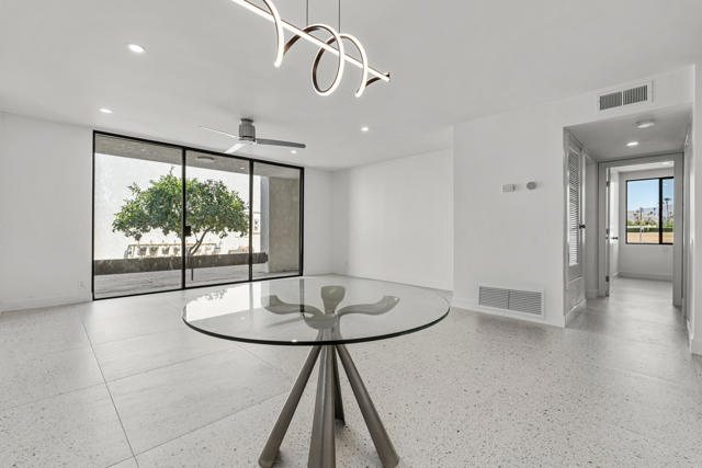 1400 E Palm Canyon Drive, Palm Springs CA: https://media.crmls.org/mediaz/668535b0-07c3-4252-845e-dde9f77f8848.jpg