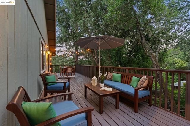 151 La Espiral, Orinda CA: https://media.crmls.org/mediaz/6685b84e-5f3a-40fa-8c91-25093c908d9b.jpg