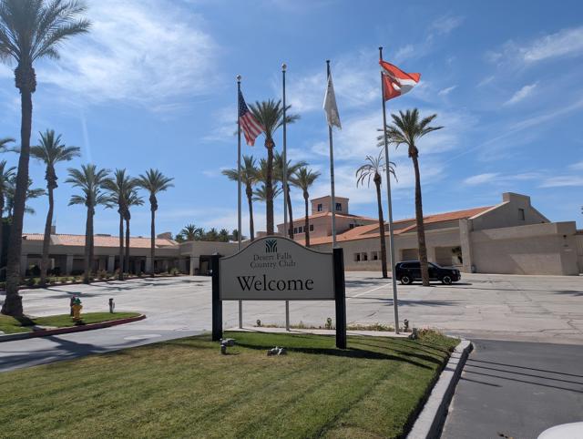618 Vista Lago N Circle, Palm Desert CA: https://media.crmls.org/mediaz/6685f029-a5e7-4736-9737-84e5a51c48cc.jpg