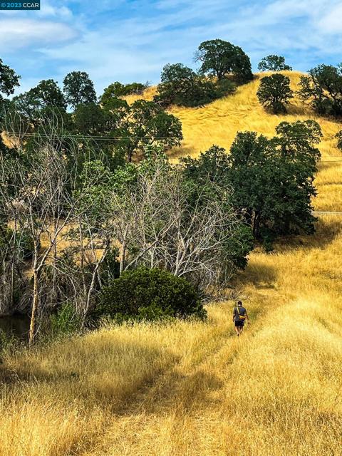 0 Lot 22 Rolling Oaks, Cottonwood CA: https://media.crmls.org/mediaz/66879ba5-a59b-4f05-87a3-88fd61aa936d.jpg