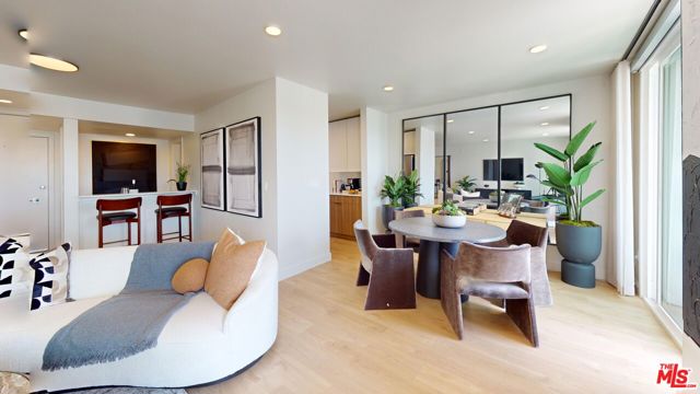 13900 Panay Way, Marina del Rey CA: https://media.crmls.org/mediaz/6687bd3a-2563-4657-9bf1-ff5b12525db4.jpg