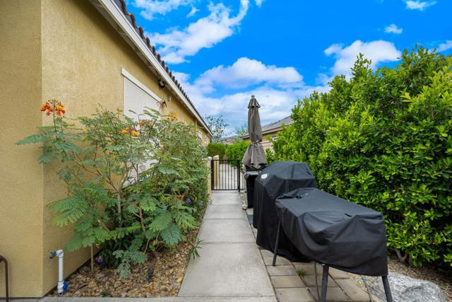 85568 Brovello Drive, Indio CA: https://media.crmls.org/mediaz/6687c31d-4e4c-46f0-b1dd-338921346bf9.jpg