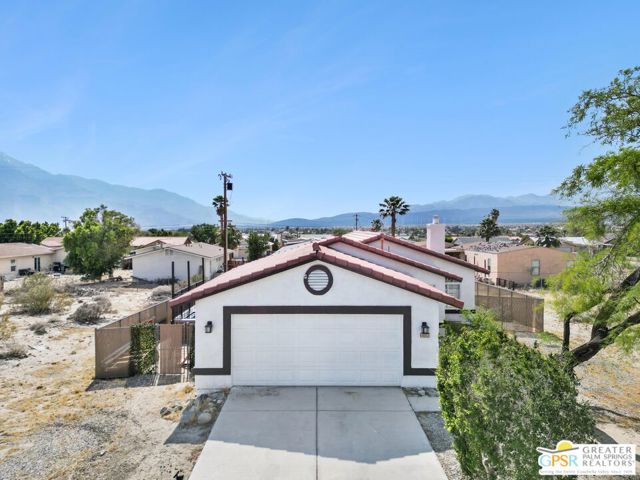 16653 Bubbling Wells Road, Desert Hot Springs CA: https://media.crmls.org/mediaz/66882969-098b-46d7-b465-1c70d3f0db64.jpg