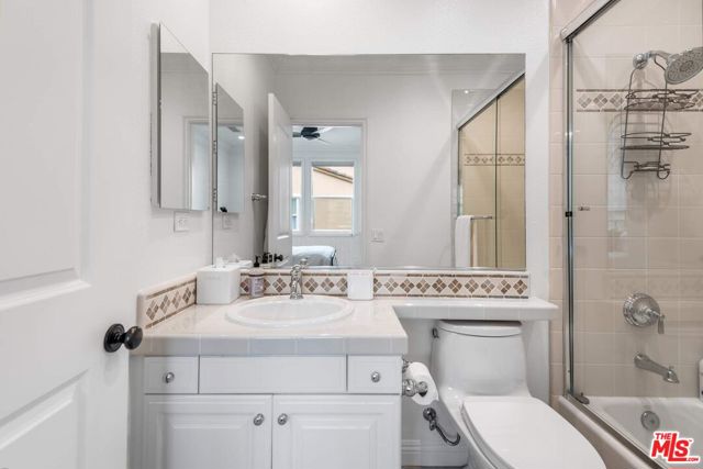 4110 Prado De Los Zorros, Calabasas CA: https://media.crmls.org/mediaz/66885d1b-12b8-4064-850f-f91ed2f23cde.jpg