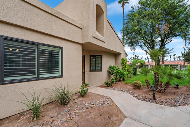 76702 Daffodil Drive, Palm Desert CA: https://media.crmls.org/mediaz/66890e56-022a-4b7c-ad2e-9202dbed40a0.jpg