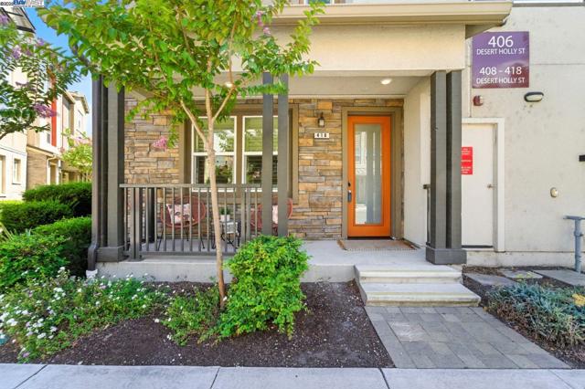 418 Desert Holly St, Milpitas CA: https://media.crmls.org/mediaz/668a734f-66f6-4a7b-9f9f-ae1fd7e32f3b.jpg