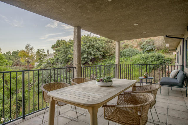 Detail Gallery Image 27 of 42 For 2994 Durand Dr, Los Angeles,  CA 90068 - 5 Beds | 3 Baths