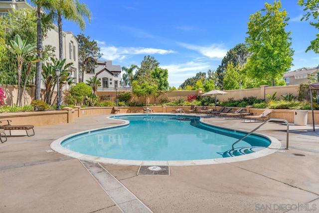 12362 Carmel Country Rd, San Diego CA: https://media.crmls.org/mediaz/668ac123-677e-4ca2-b146-f3c51b535339.jpg