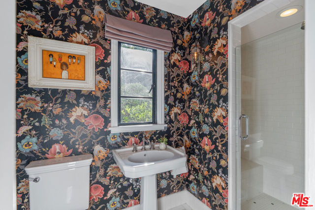 3827 Carnavon Way, Los Angeles CA: https://media.crmls.org/mediaz/668b0ab0-2927-44f8-89eb-af000f2be273.jpg