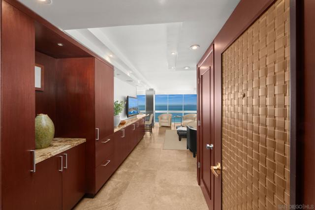 Image 22 of 35 For 1760 Avenida Del Mundo  406