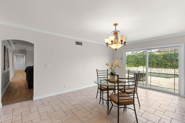 Detail Gallery Image 16 of 45 For 1036 Stanford Dr, Simi Valley,  CA 93065 - 5 Beds | 2/1 Baths