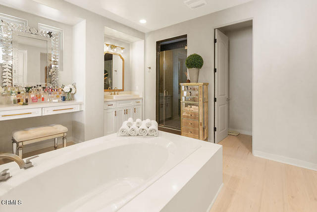 Detail Gallery Image 42 of 66 For 2417 E Hillcrest Dr, Thousand Oaks,  CA 91362 - 4 Beds | 3/1 Baths