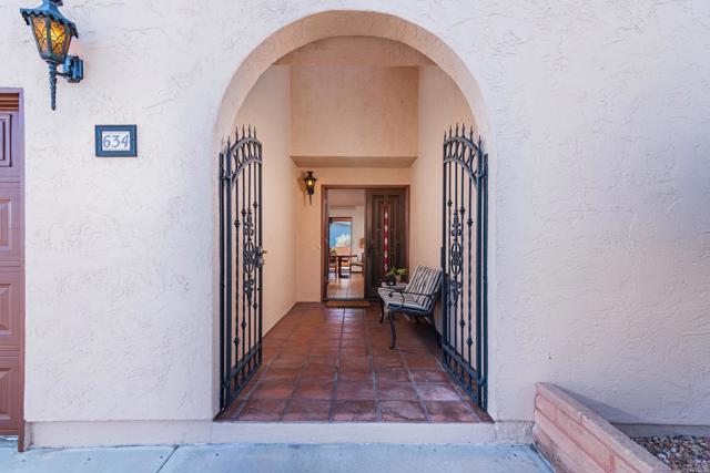 Detail Gallery Image 3 of 37 For 634 via Santa Cruz, Vista,  CA 92081 - 2 Beds | 2 Baths