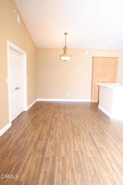 2474 Pleasant Way, Thousand Oaks CA: https://media.crmls.org/mediaz/668c9d61-b00c-489d-a6e8-aabe8e9242bf.jpg