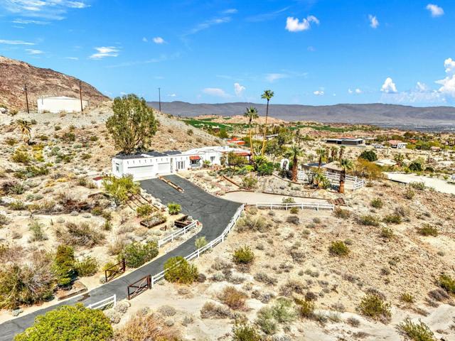 48600 Coyote Road, Palm Desert CA: https://media.crmls.org/mediaz/668ccc6e-bfb0-4fd7-b04c-6cd39de86b63.jpg