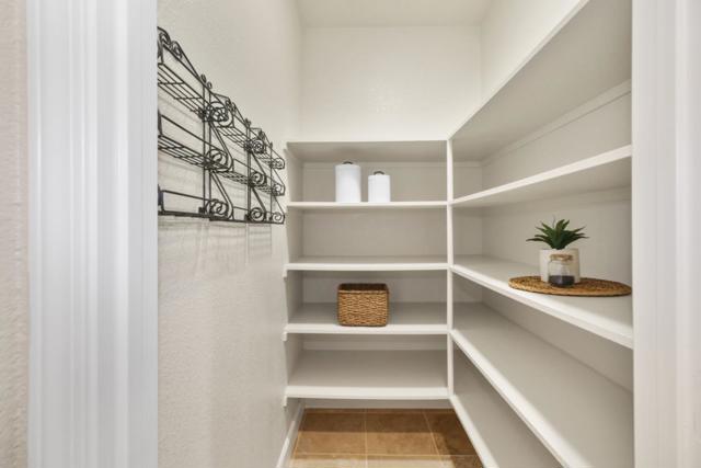 4040 Morning View Way, El Dorado Hills CA: https://media.crmls.org/mediaz/668ce0c0-6e3c-4807-a048-97a0aefb43ad.jpg