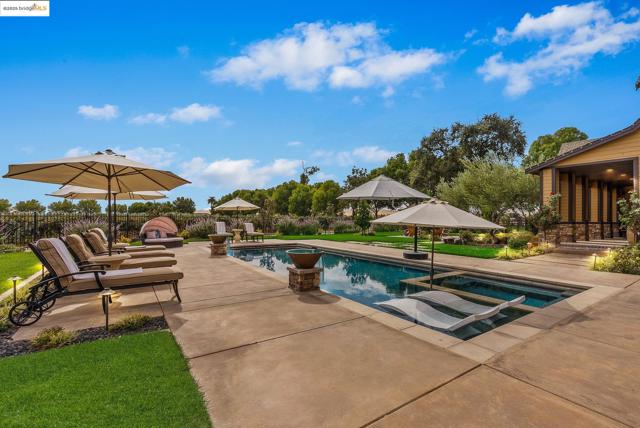 3501 Byer Road, Byron CA: https://media.crmls.org/mediaz/668ce141-03df-4b72-b072-3d51535d772c.jpg